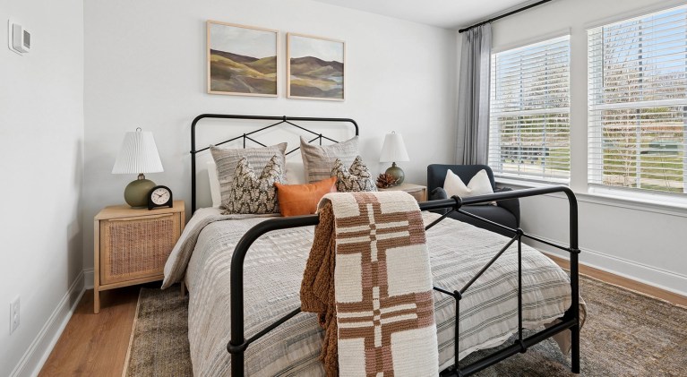 bedroom dd36021740c57e62bcf75fdefecc687c 768x421