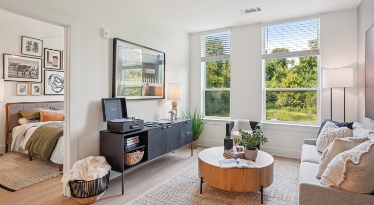 2 web or mls 110 E 36th St Unit 106 S2908 002 44bf241ccb558126c4bba251e2e7b848 768x421