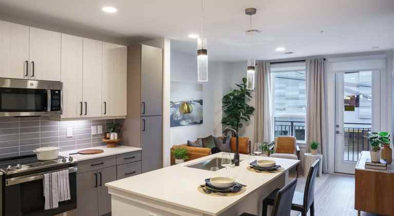 Solis Midtown 29 e9b5342064e4808aa10ae0a54211c1e4 768x421